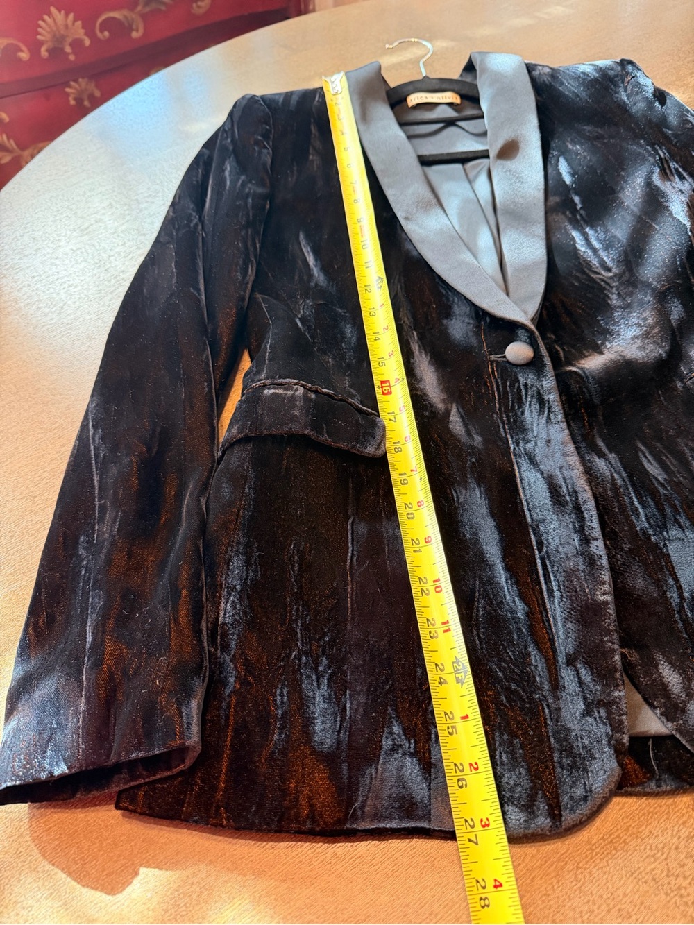 Alice + Olivia Black Velvet Evening Statement Jacket Shawl Satin Collar Size 8 - Picture 10 of 16
